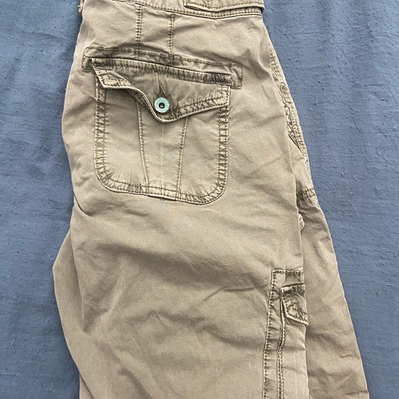 GUESS khakis - Picture 4 of 4